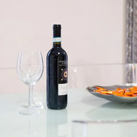 Cipro Roomy House - Vatican Daire